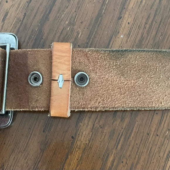 100% Leather Tan With Tree Design Bucket - Picture 4 of 6